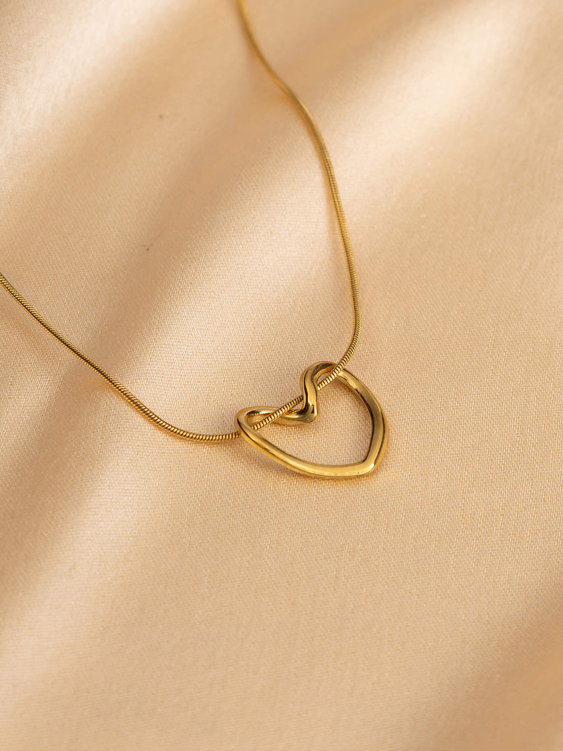 Sculpted Heart Necklace - detail
